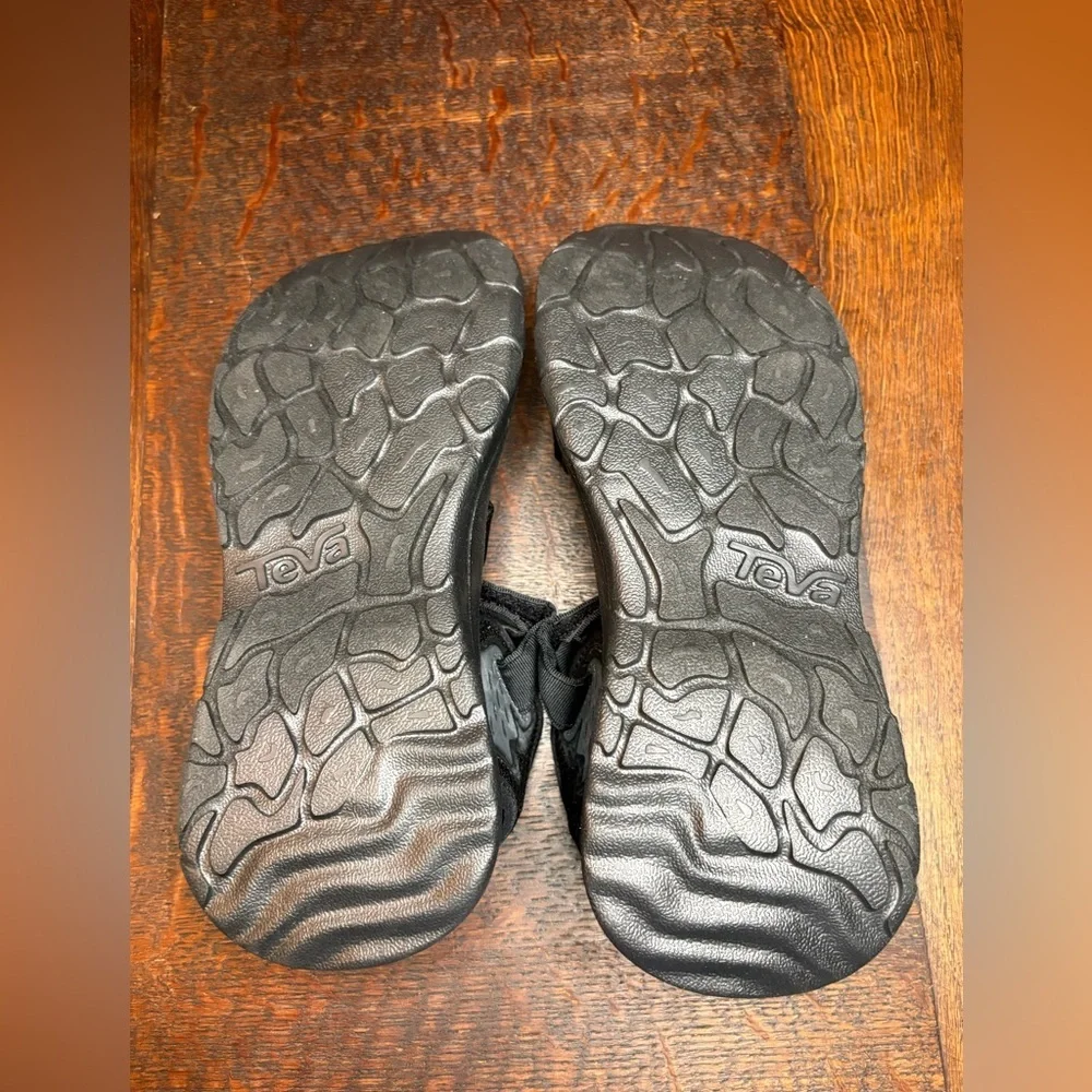 NWOT Teva Zymic Men’s Sandals Black Size 7 - Lightweight Sport Hiking